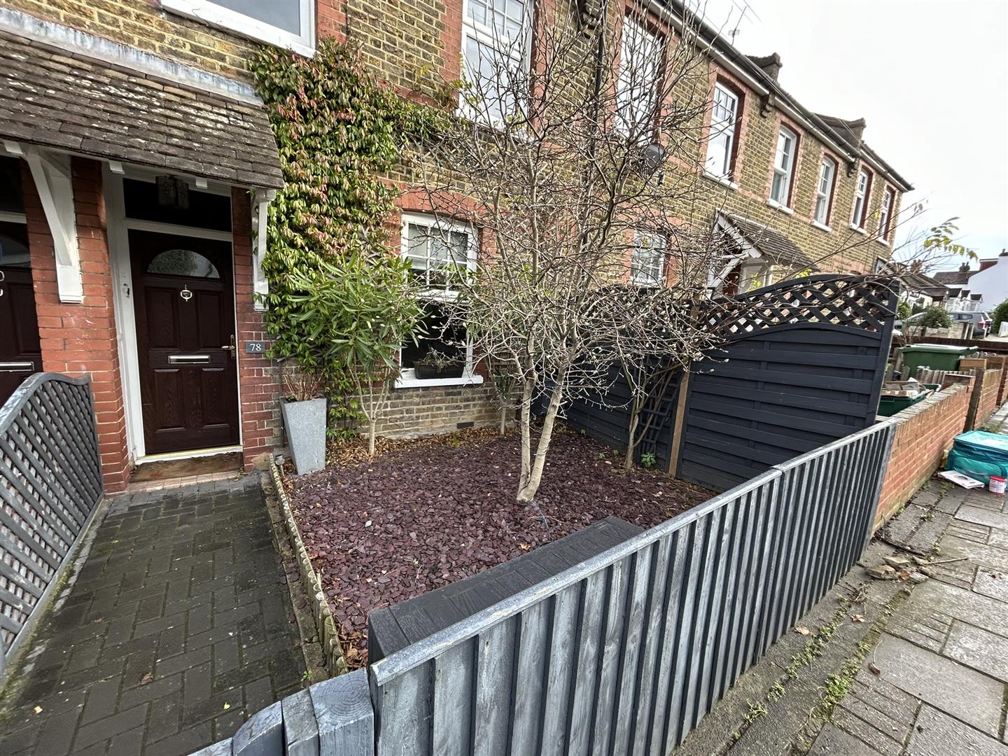 White Horse Hill, Chislehurst Caxtons